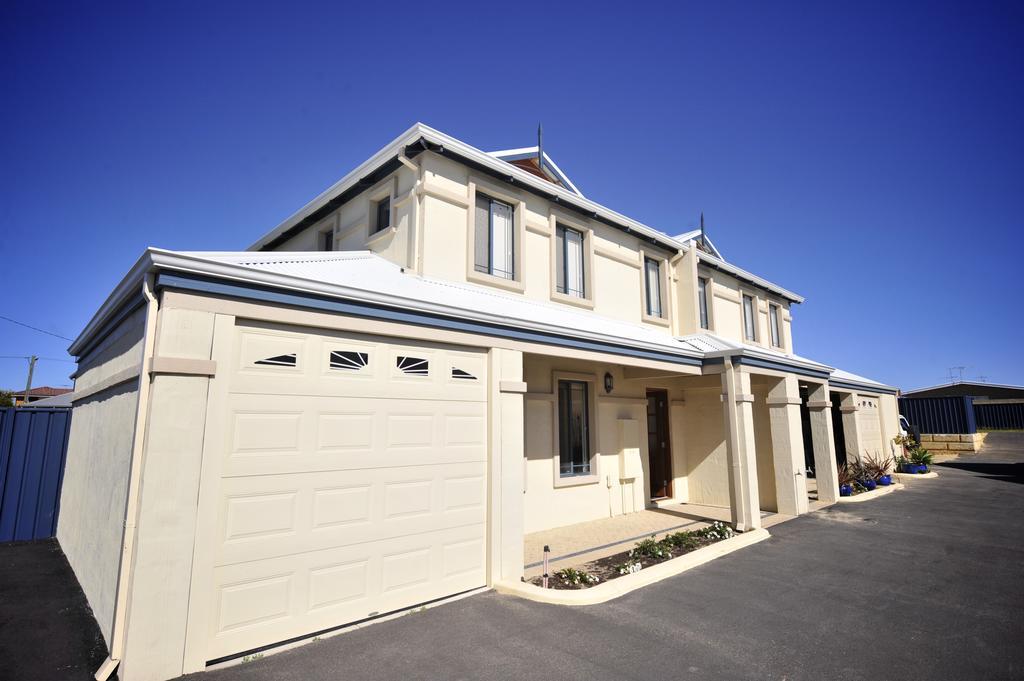 Palm Beach Manor Rockingham Exterior photo